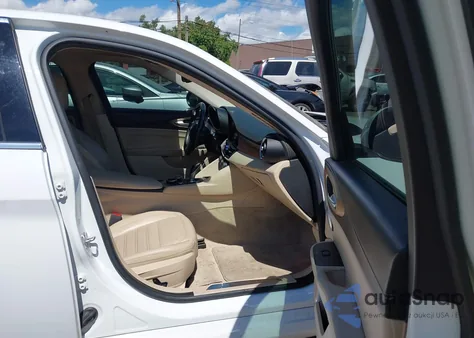 2017 Alfa Romeo Giulia Ti Rwd z USA, uszkodzony, nr VIN ZARFAECN9H7557669